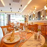 Hotel Old Town Point & 4*