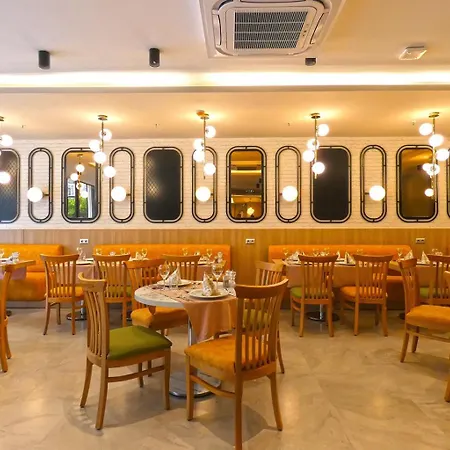 Old Town Point & Ξενοδοχείο 4*