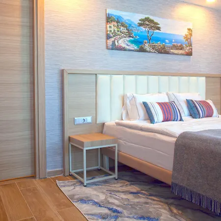 Old Town Point & Otel 4*