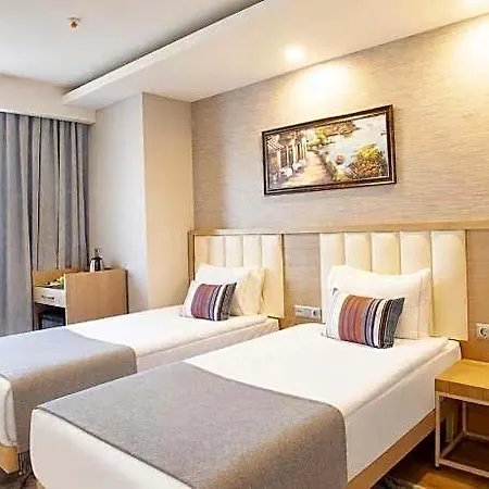 Old Town Point & Hotel 4*