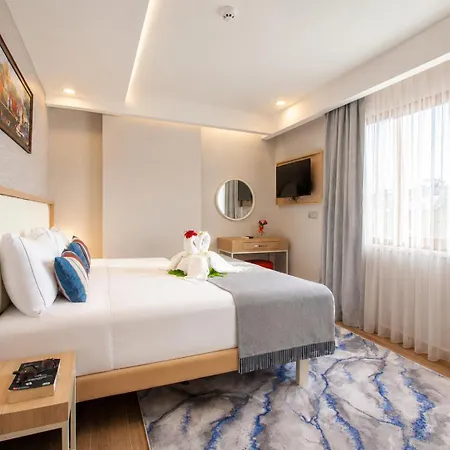 Old Town Point & Hotel 4*
