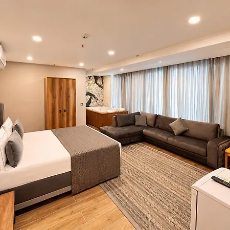 Old Town Point & Hotel 4*