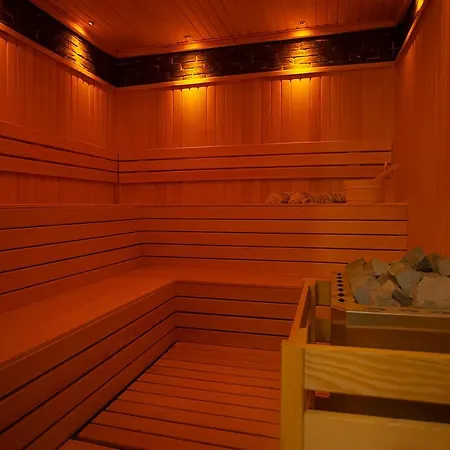 Hotel Old Town Point & 4*