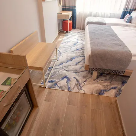 Old Town Point & Hotel 4*